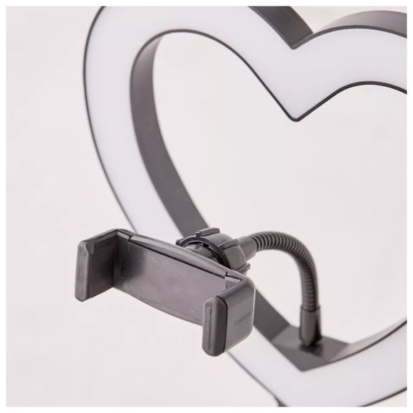 Brilliant Ideas Heart-Shaped Vlogging Ring Light - Picture 2 of 6